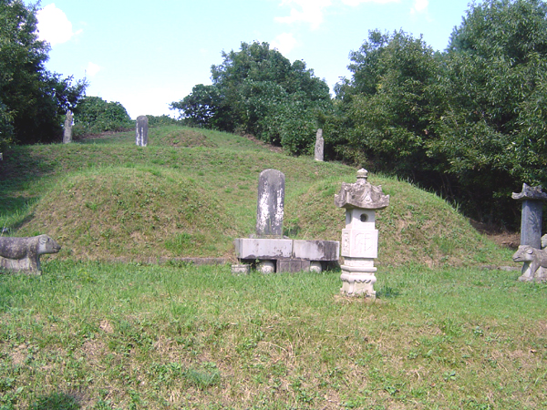 ankim04-18l.jpg