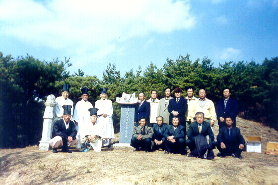 ankim04-7z142.jpg
